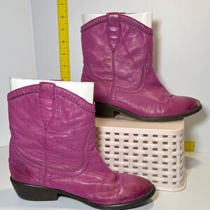 Frye Carson Shortie hot fuschia. Leather Cowboy Boots youth size 2. Box 22‎